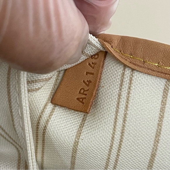 Louis Vuitton Neverfull MM Damier Azur - Picture 14 of 16